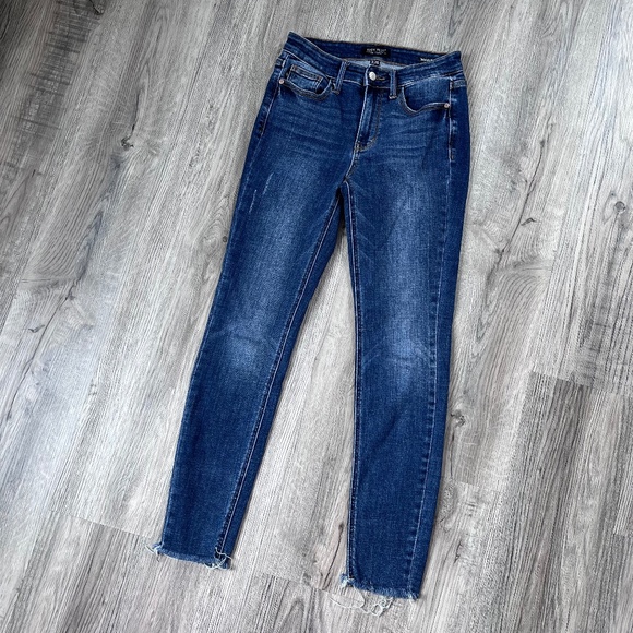 JUDY BLUE KNOXVILLE VINTAGE CUT HEM MID RISE SKINNY JB82527dk 3/26 distressed - Picture 2 of 8